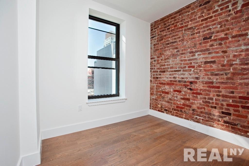 102 Norfolk Street - Photo 2