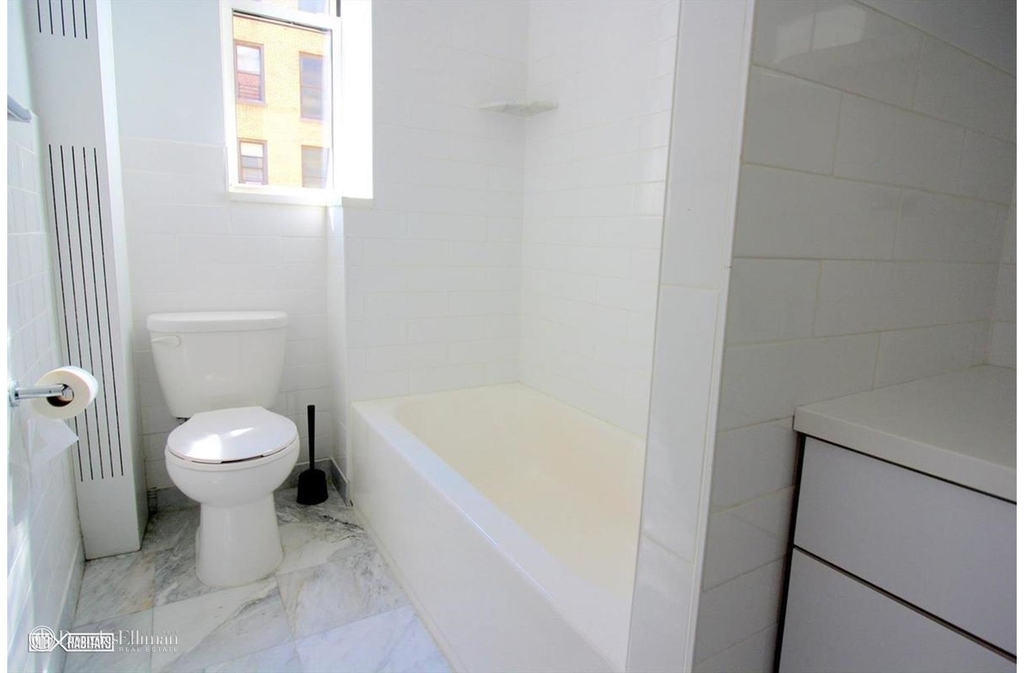 166 West 72nd St - Photo 3