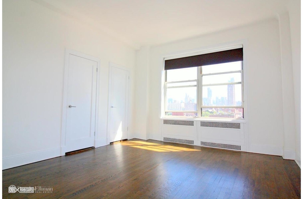 166 West 72nd St - Photo 2