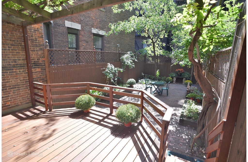 156 East 82nd St - Photo 5