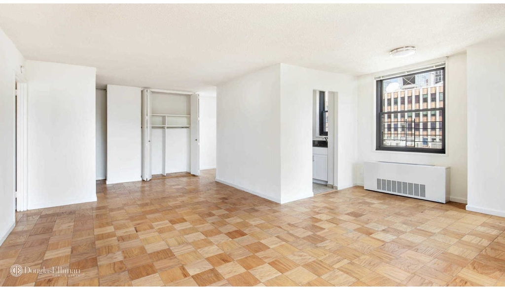 245 East 40th St - Photo 1