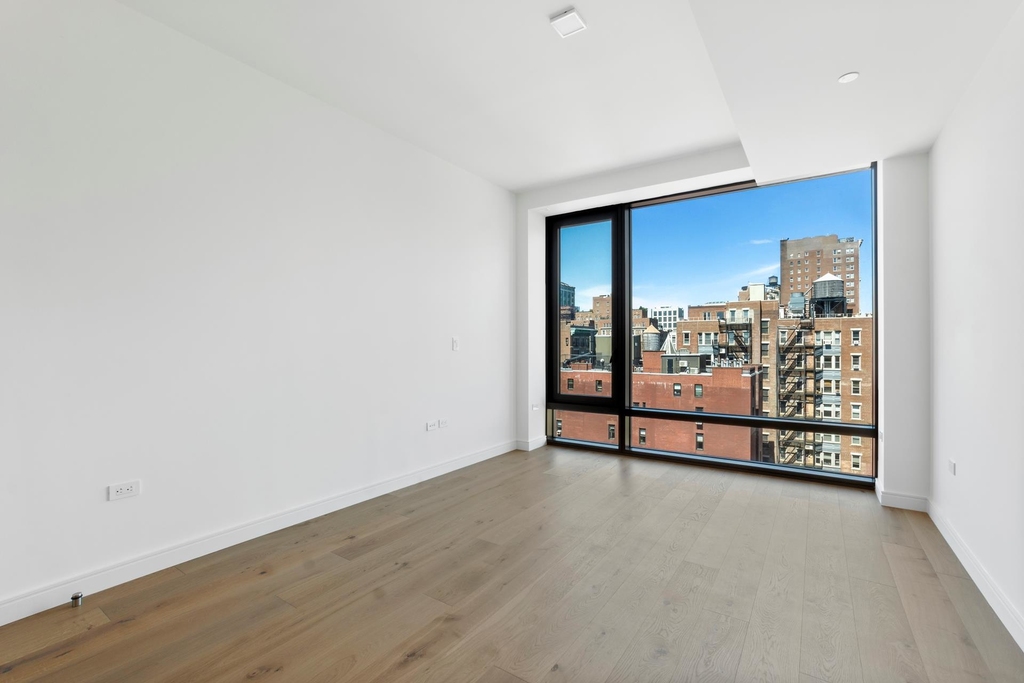 200 East 21st St - Photo 5