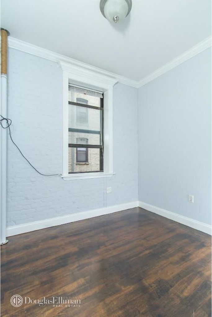 346 East 18th St - Photo 4