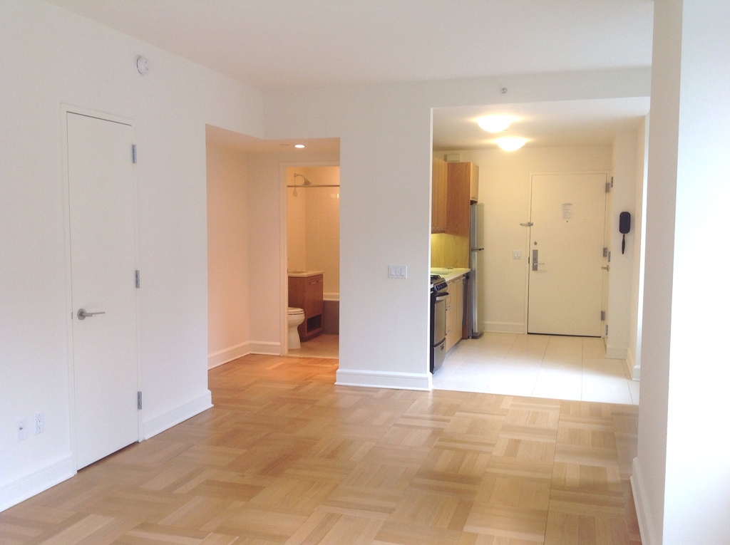 400 West 63rd Street - Photo 4