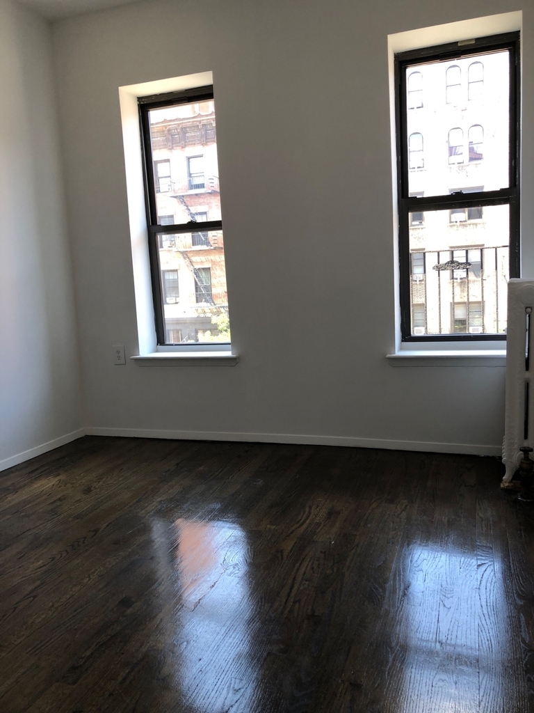 Spring  street and Thompson  - Photo 10