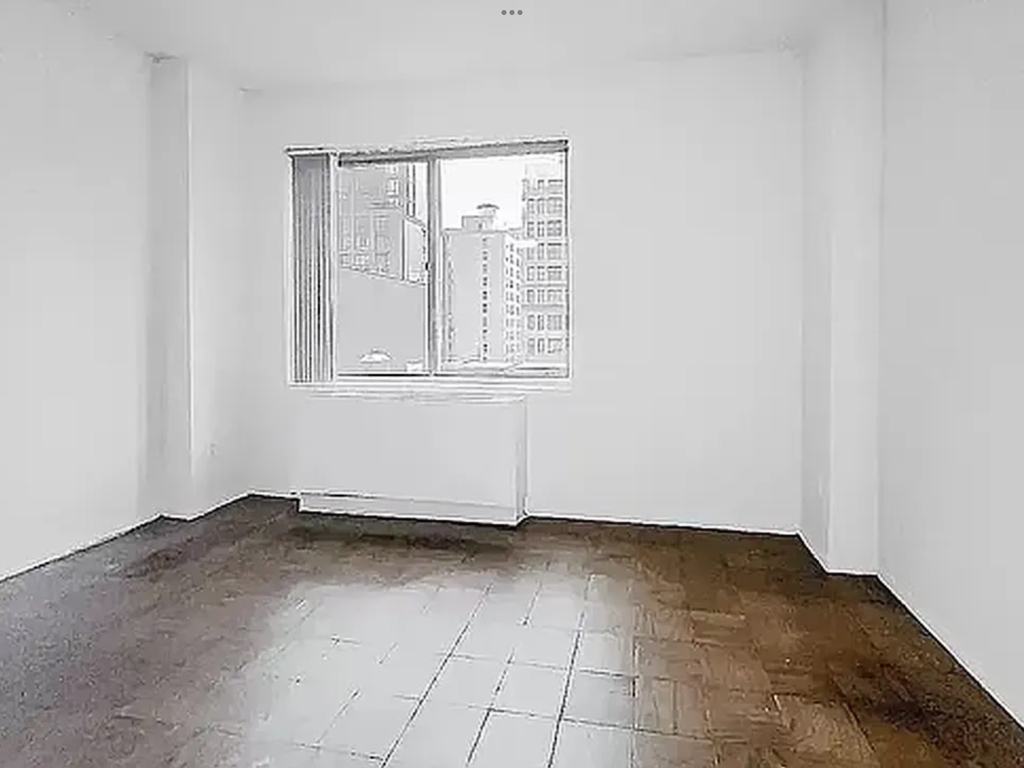 Spring  street and Thompson  - Photo 6