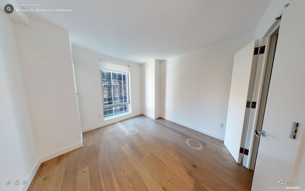 225 East 39th Street - Photo 4