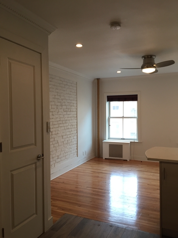 410 West 22nd Street - Photo 4