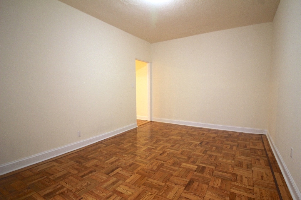 7402 Bay Parkway - Photo 3