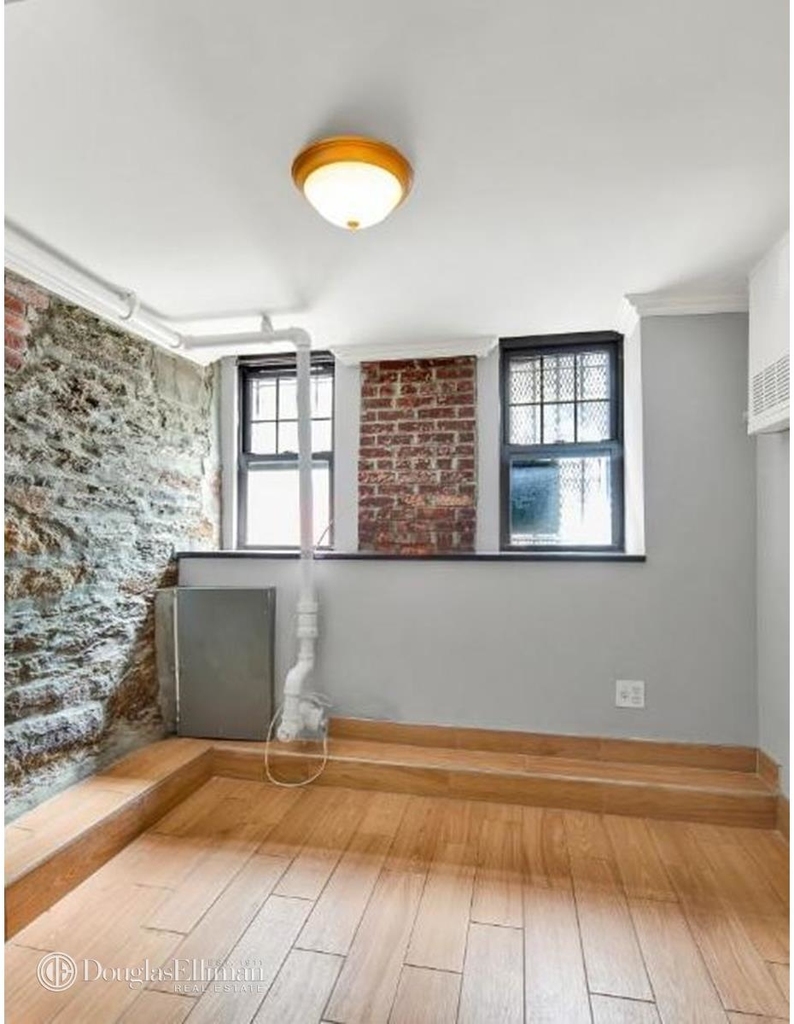 345 West 53rd St - Photo 5