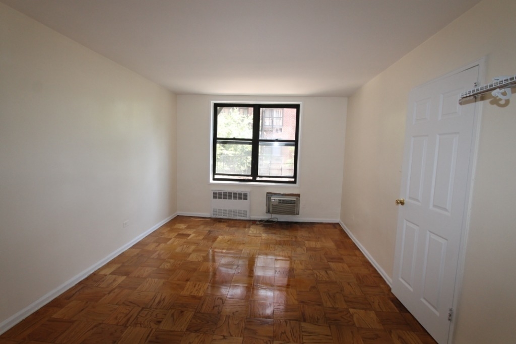 1199 E 53 Street Apt 2D - Photo 2