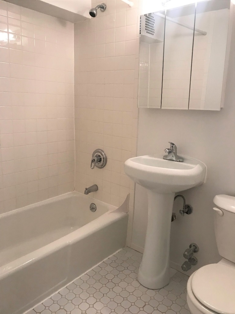 255 west 27  - Photo 2