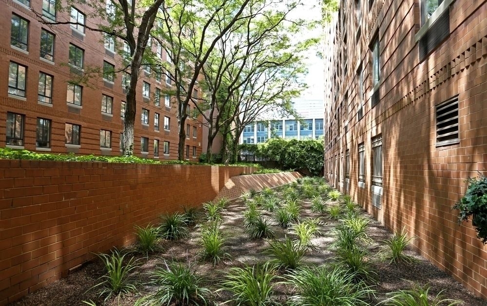 410 West 53rd St 10019 - Photo 1