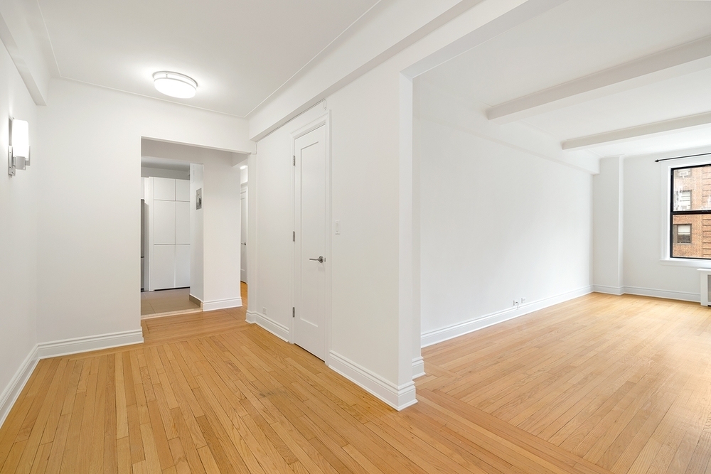 301 East 21st Street - Photo 3