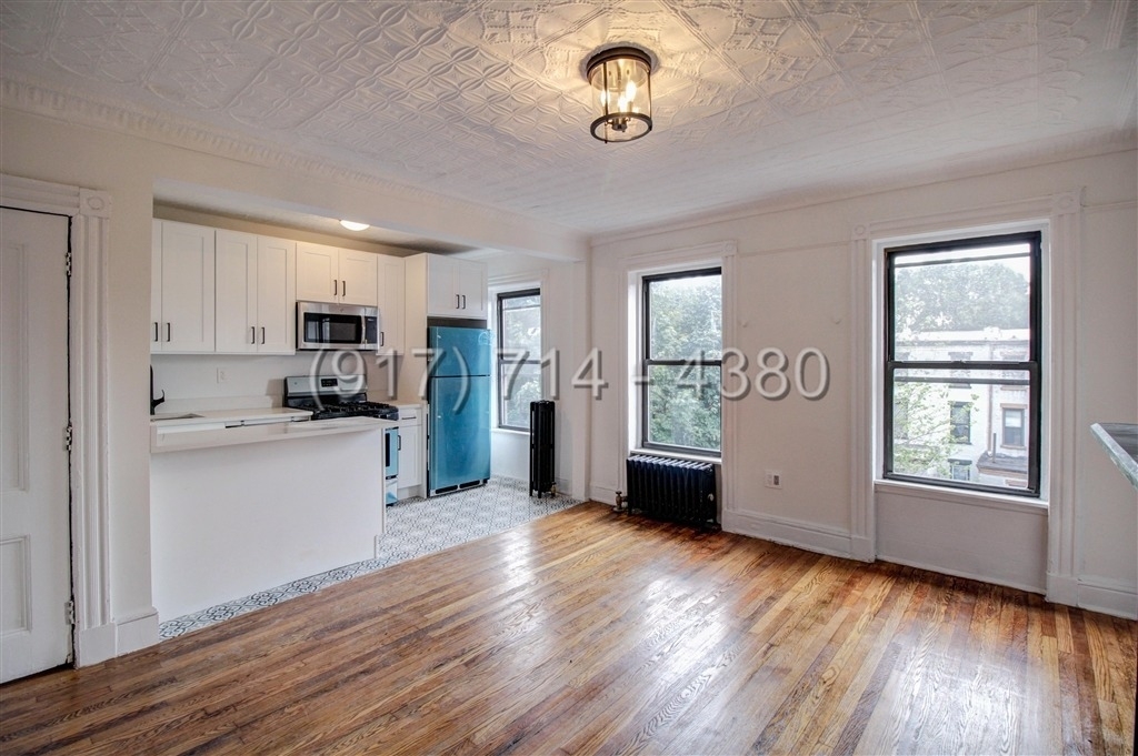 70 Halsey St - Photo 0