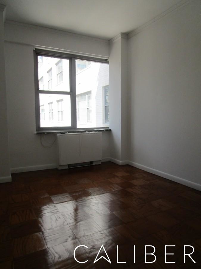 East 63rd Street - Photo 7