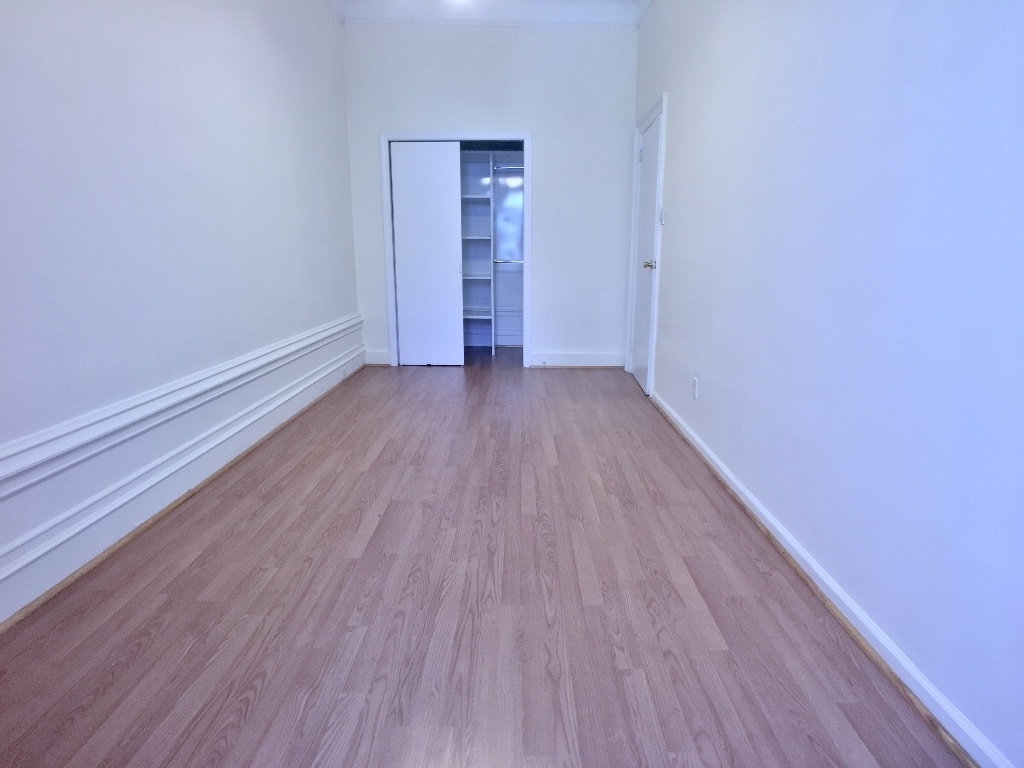 320  West 106th Street - Photo 2