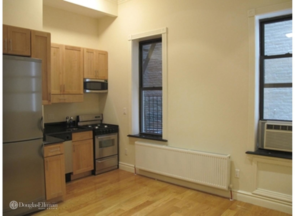 345 East 5th St - Photo 2