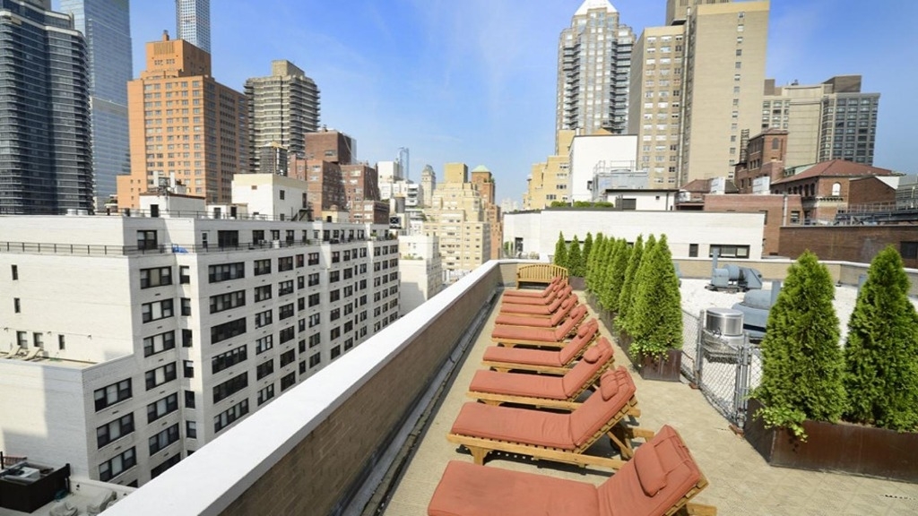 East 63rd street - Photo 6