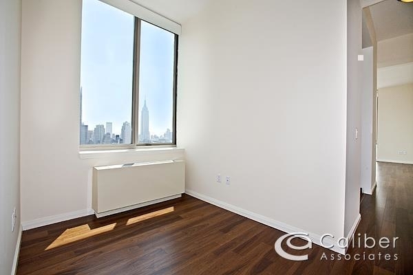 10th Avenue - Photo 6