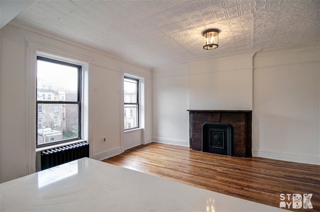 70 Halsey St  - Photo 3