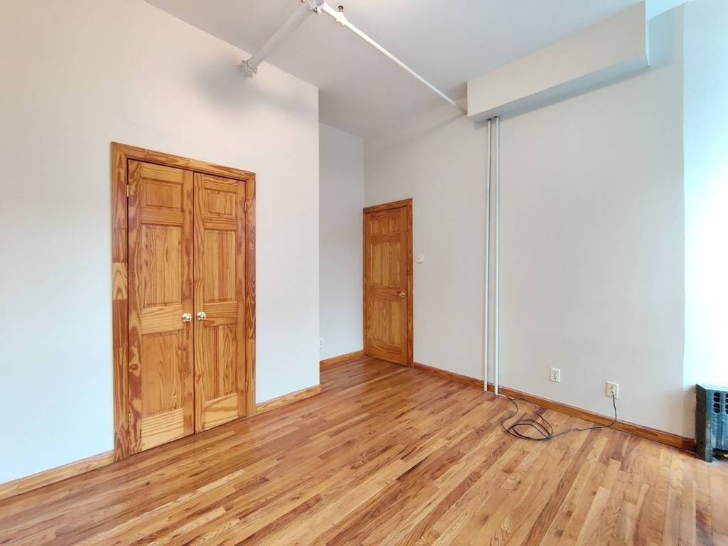 1119 Bergen St  - Photo 1