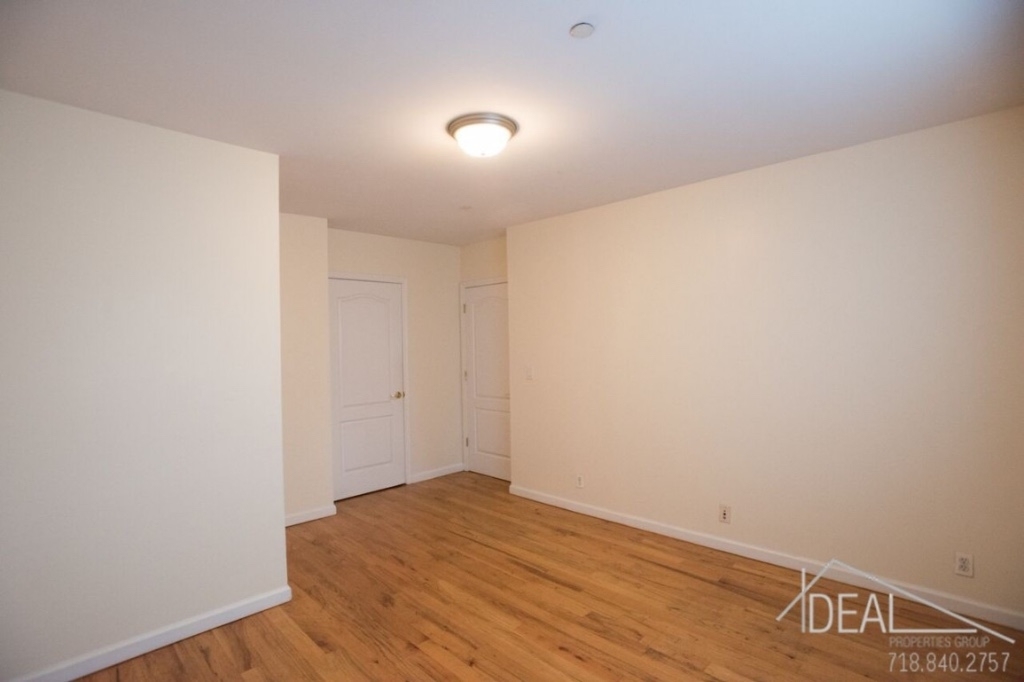 567 warren street - Photo 2