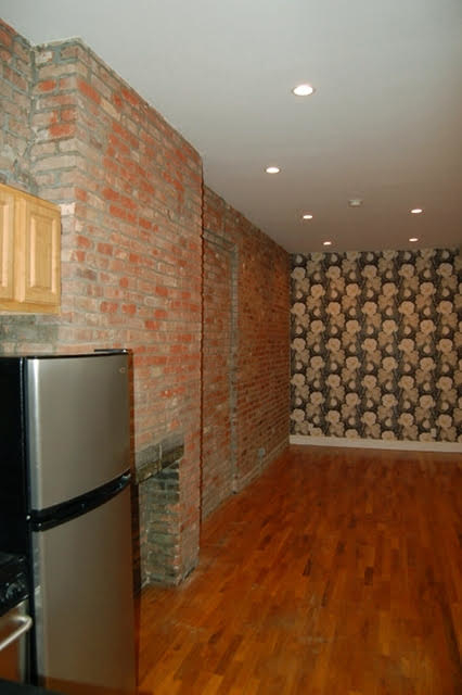 627 East 6th Street - Photo 6