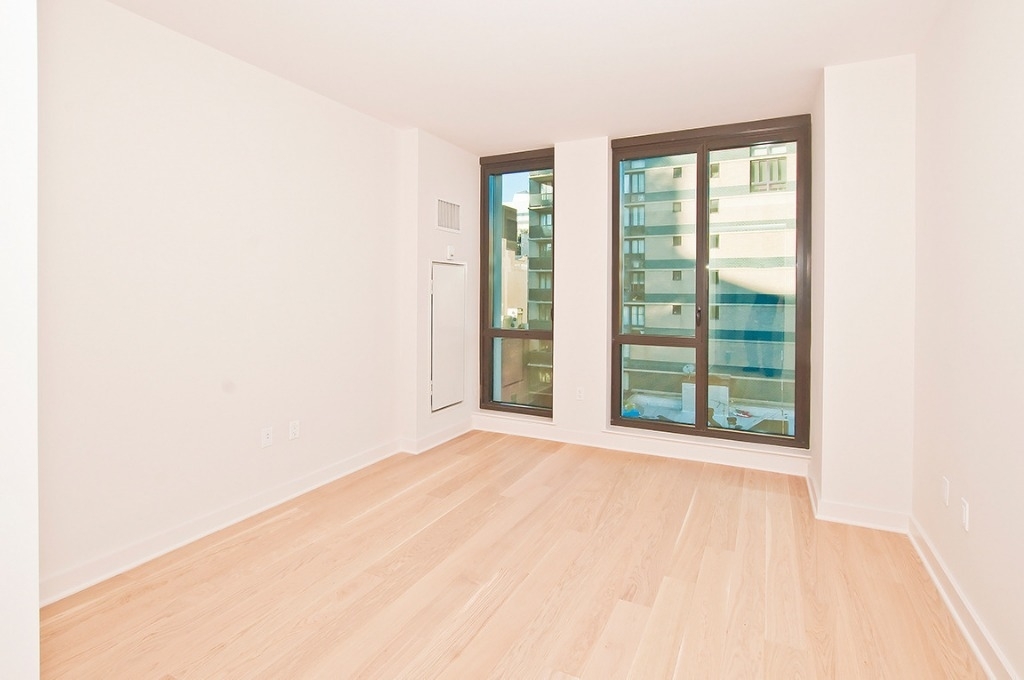 160 East 22nd Street - Photo 9