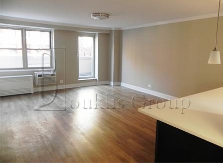 310 Greenwich Street - Photo 1