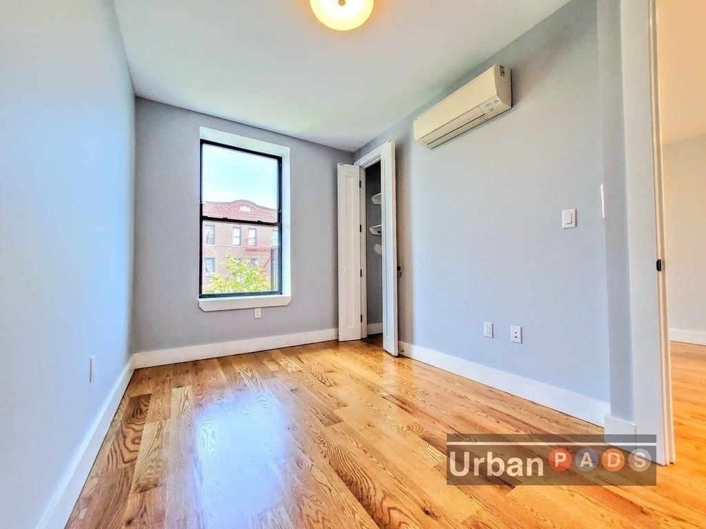 1160 Rogers Ave  - Photo 2