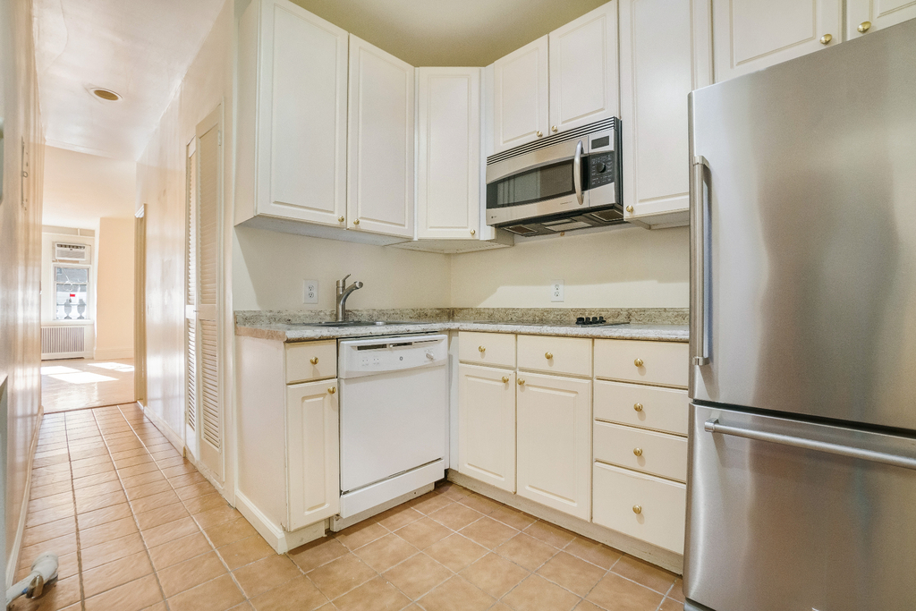 311 West 84th Street - Photo 3