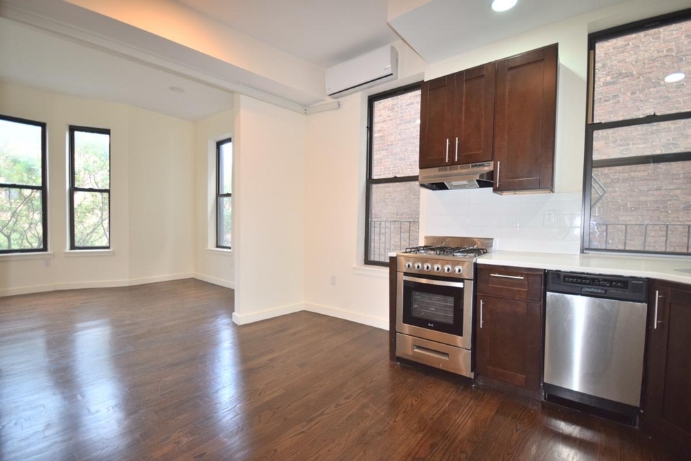 154 Adelphi  - Photo 1