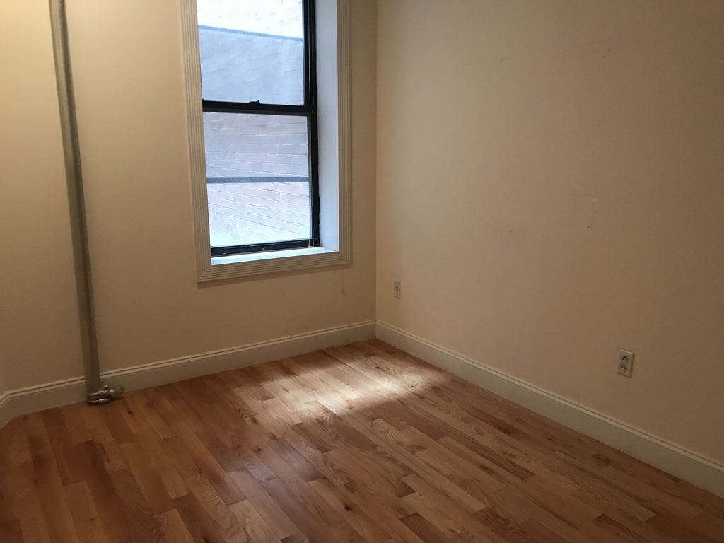 170 Lexington  - Photo 3