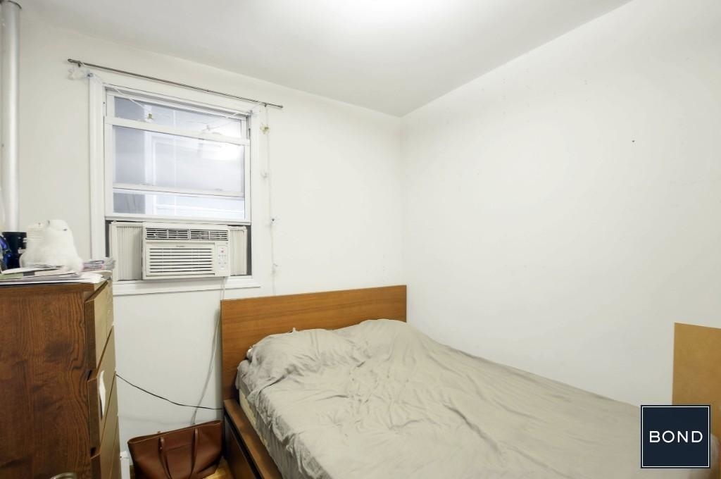 696 Tenth Avenue - Photo 4