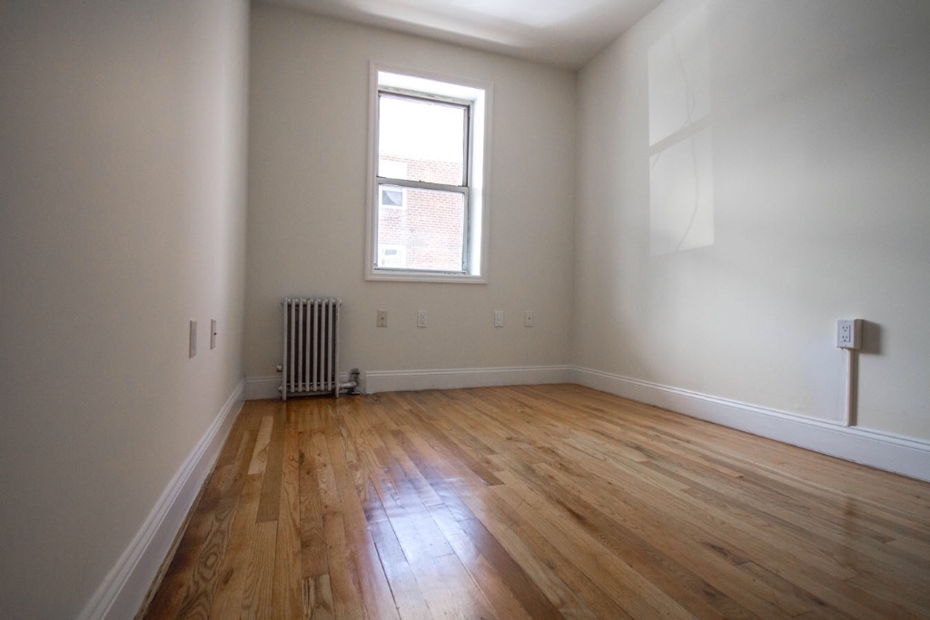 656 Brooklyn Ave - Photo 3