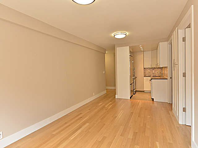 East 47th Street - Photo 5