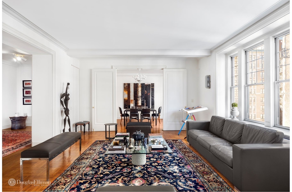 875 Park Avenue - Photo 0