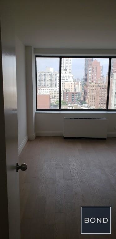 East 58th Street - Photo 2