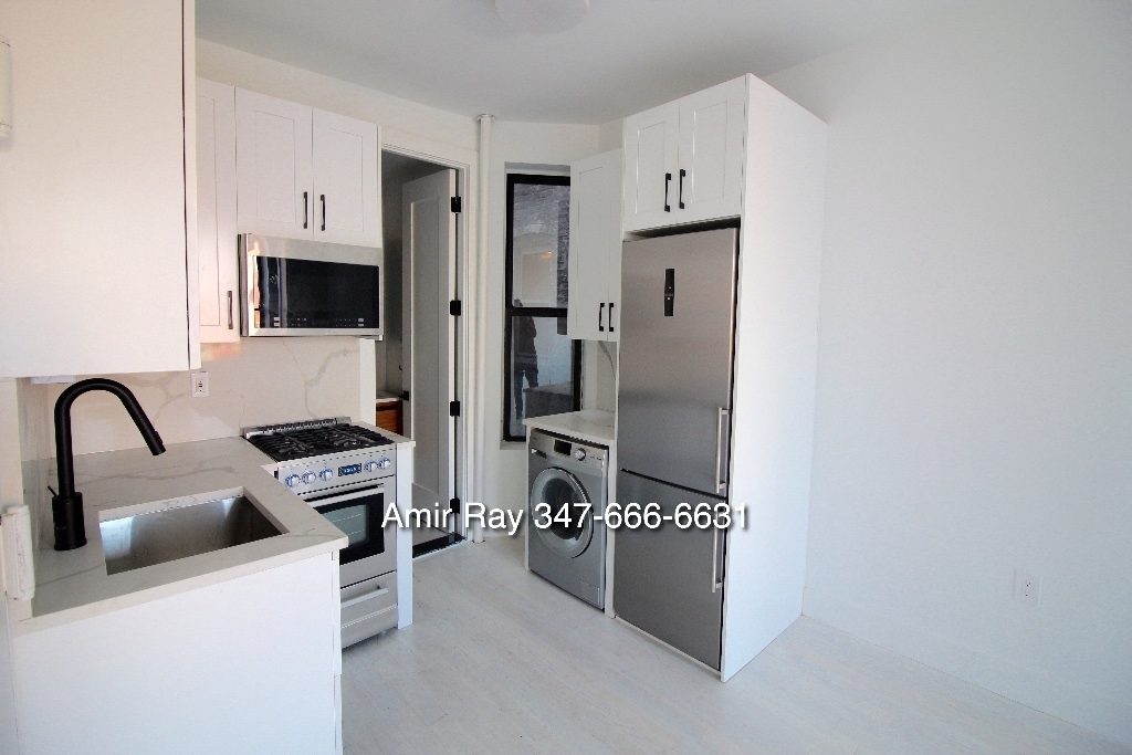 750 Washington Ave  - Photo 2