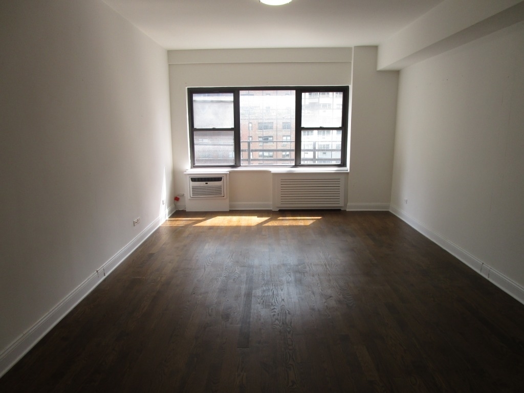  East 57 street - Photo 3