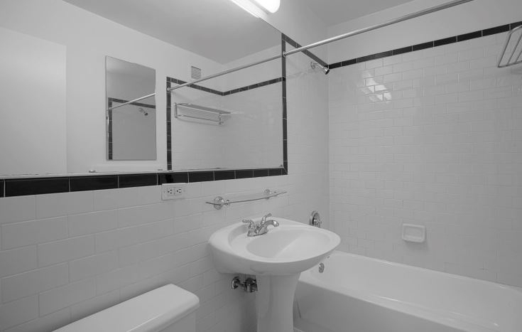 West 42nd Street Dryer Avenue  - Photo 3