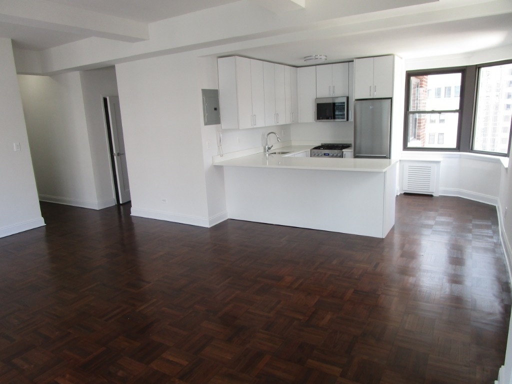  East 57 Street - Photo 3