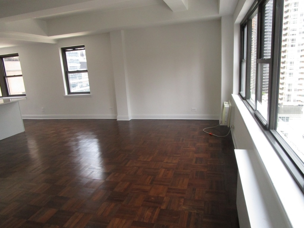  East 57 Street - Photo 2