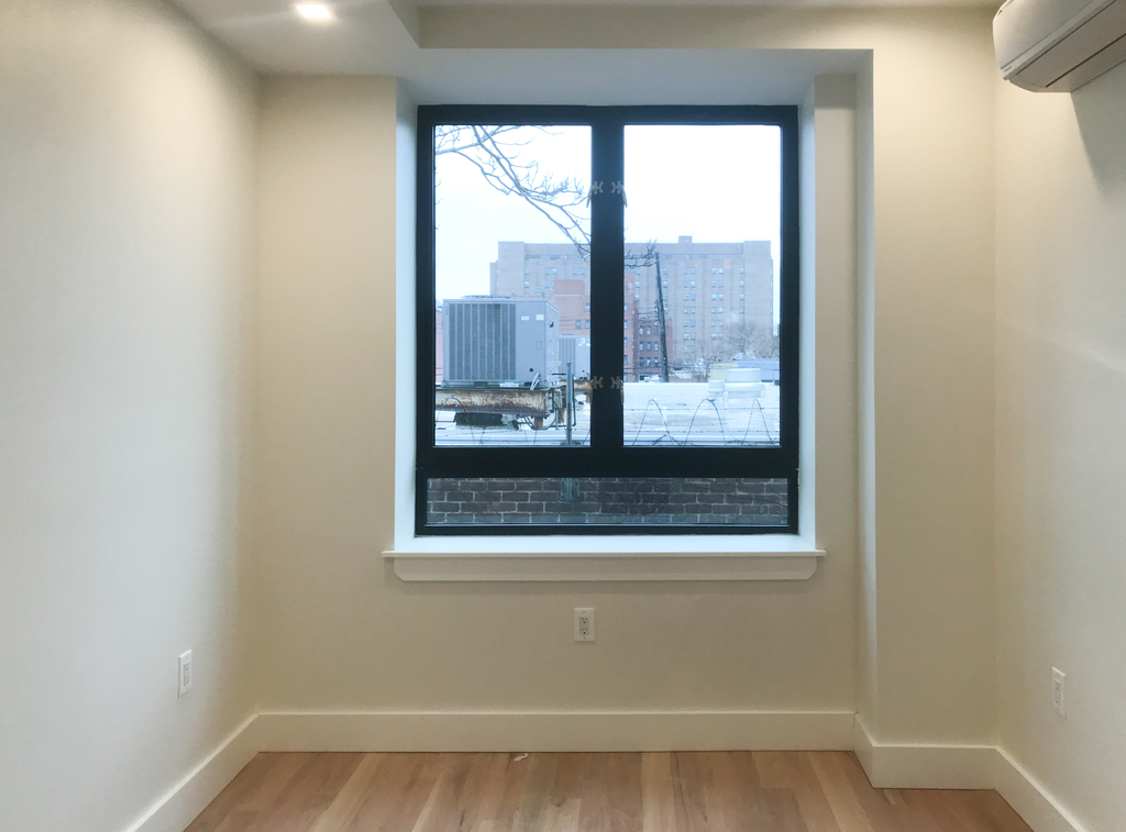 104 East 51  - Photo 7