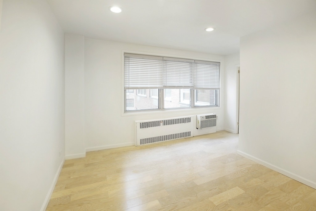 136 East 55 Street - Photo 1