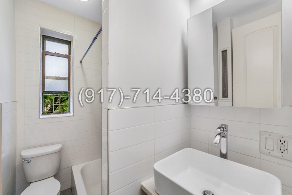 1045 Union Ave - Photo 11