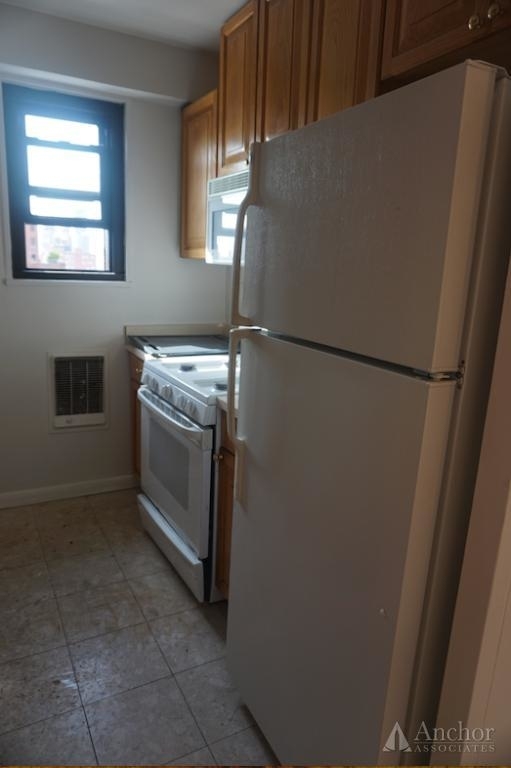 300 W 55th St. - Photo 2