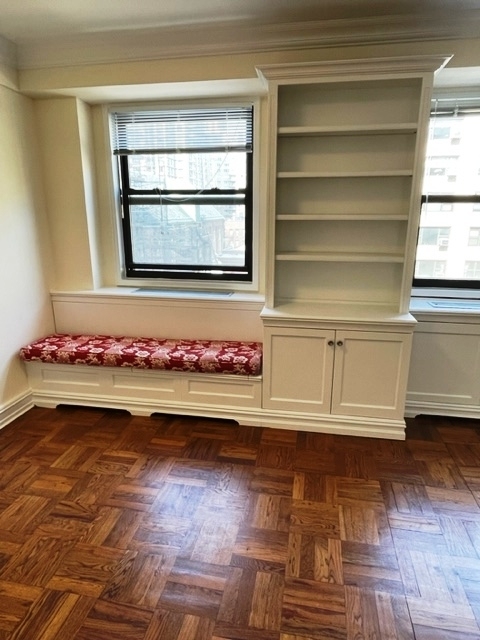 420 East 79th Street, 9D - Photo 2