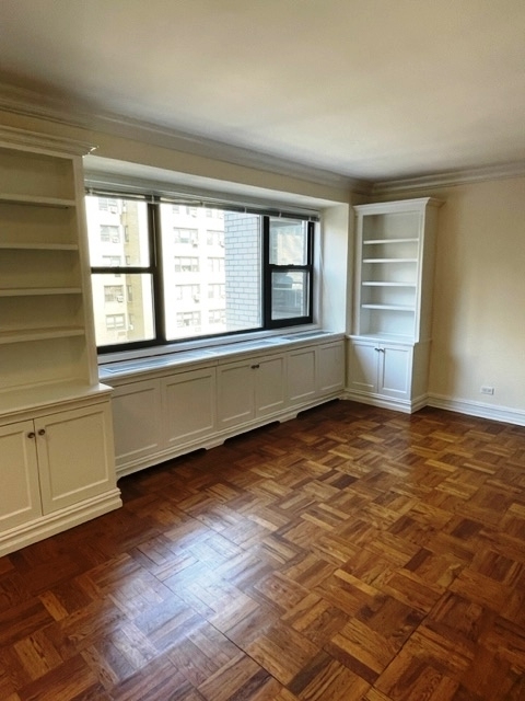 420 East 79th Street, 9D - Photo 1